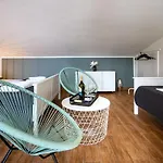 Apartment Dora *