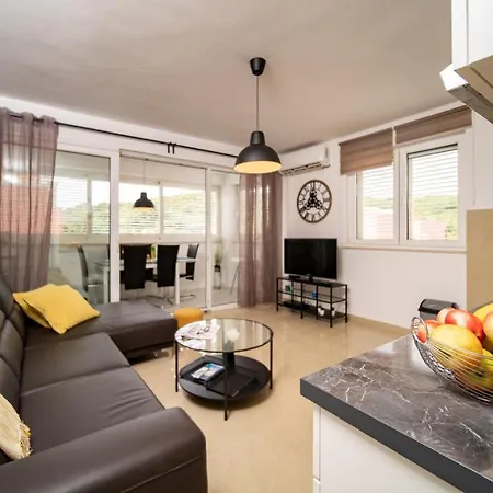 Dora Apartment Palit