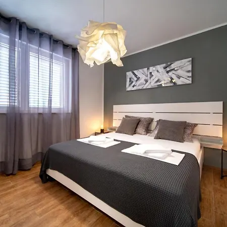 Dora Apartmán *